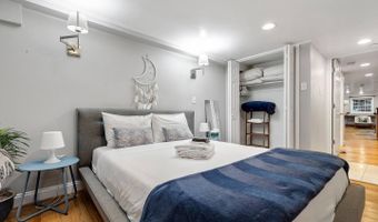104 R St NE B, Washington, DC 20002