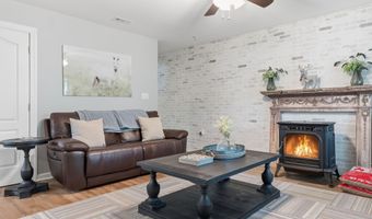 15 Bishop Cir, Albrightsville, PA 18210