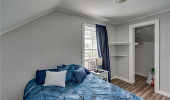 16 Bethune St, Alexandria Bay, NY 13607