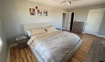 9 Gray Coach Ln 913, Cranston, RI 02921