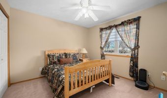 1012 E Magnolia Dr, Brandon, SD 57005