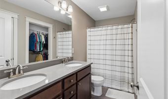 2812 NW 43rd St, Ankeny, IA 50023