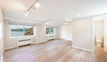 100 N Lake Shore Dr, Brookfield, CT 06804