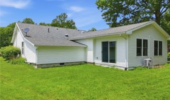 5390 Savannah Dr, Ashtabula, OH 44004