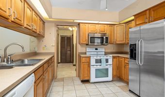 271 N McClellan St 105, Auburn, IN 46706