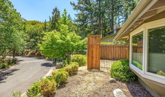 1037 Pinecrest Ter, Ashland, OR 97520