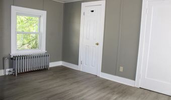 27 Trinity Pl, Amsterdam, NY 12010