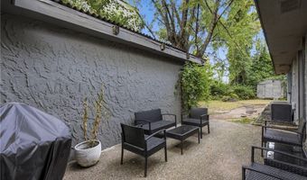 825 SE H St, Bentonville, AR 72712
