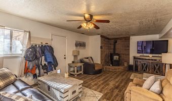 908 MOUNTAIN VIEW Dr, Aztec, NM 87410