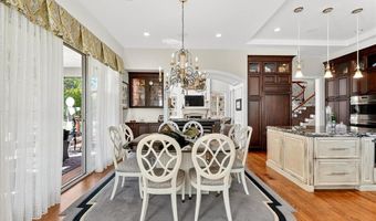 295 Meadowbrook Country Club Est, Ballwin, MO 63011