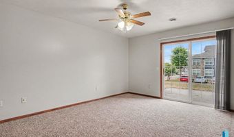 410 N 9th Ave, Brandon, SD 57005