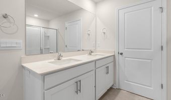 950 Misty Creek Dr, Aberdeen, NC 28315
