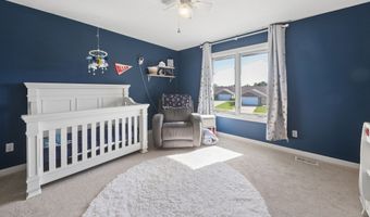 926 8th Ave NW, Altoona, IA 50009