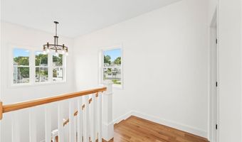 41 Burnett Rd, Warwick, RI 02889
