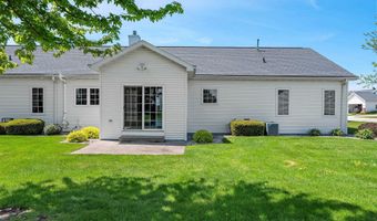 923 W WINDTREE Dr, Appleton, WI 54914