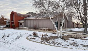 1708 NE 8th Ave, Aberdeen, SD 57401