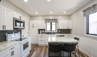 1418 Rapids St, Adel, IA 50003