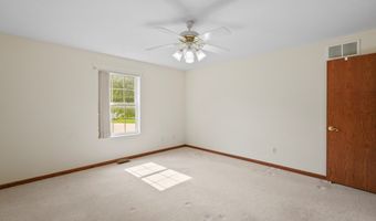 209 Greenbriar Ln, Dalton, OH 44618