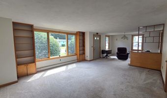 30 Smith St, Augusta, ME 04330