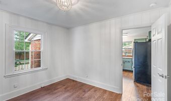 2953 Enfield Rd, Charlotte, NC 28205