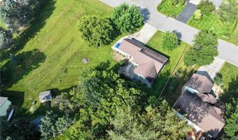 901 Geneva Dr, Alexandria, MN 56308