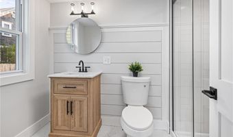 13 Carey St, Newport, RI 02840