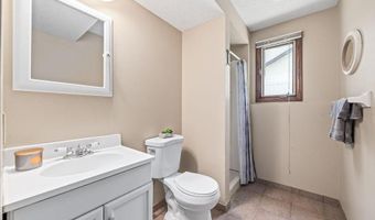 1088 Whitney Dr, Apple Valley, MN 55124