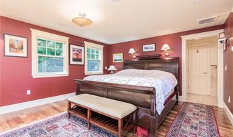 137 Narragansett Ave, Jamestown, RI 02835