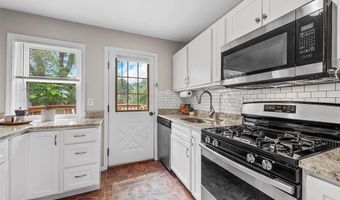 7220 Mackenzie Rd, Affton, MO 63123