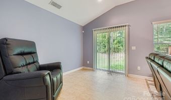1305 Lauren Village Dr, Charlotte, NC 28213