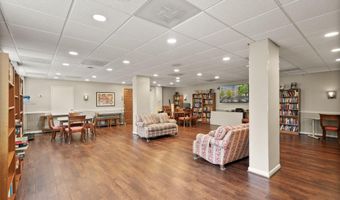 4977 BATTERY Ln 1-711, Bethesda, MD 20814