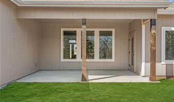 318 Rockers Dr, Baldwin City, KS 66006