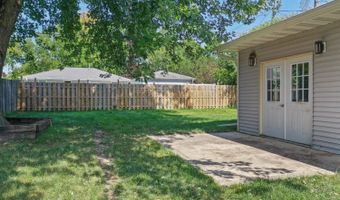 1124 W PARKWAY Blvd, Appleton, WI 54914