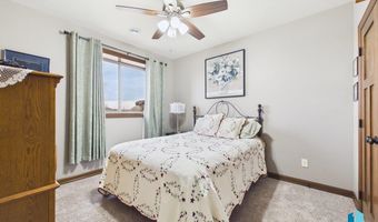 713 N Garnet Cir, Brandon, SD 57005