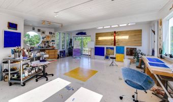 320 Shore Rd, Amagansett, NY 11930