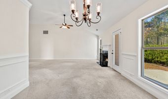 738 York View Dr, Auburn, GA 30011