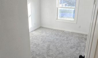 141 E 17th Ave, Albia, IA 52531