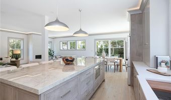 157 Ellery Ave, Middletown, RI 02842