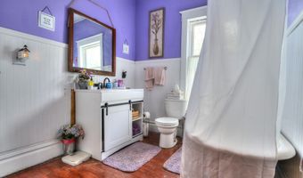 815 S 358th St, Avoca, NE 68307