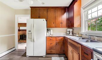 12352 Lees Ln, Ashland, VA 23005