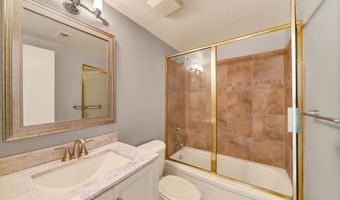 7 CROSS KEYS Rd 7E, Baltimore, MD 21210