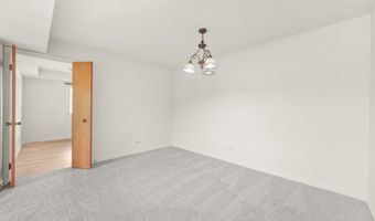 1025 S Fernandez Ave 4C, Arlington Heights, IL 60005