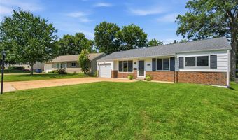 8233 Marvale Ln, Affton, MO 63123