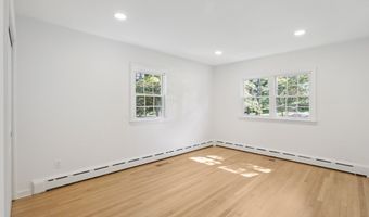 8 Fairview Ln, Wilton, CT 06897