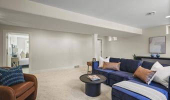 10 Roxbury Rd, Madison, WI 53704
