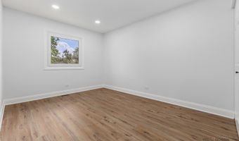 522 N Castle Rd, Addison, IL 60101