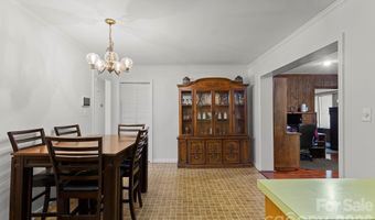 3326 Dunaire Dr, Charlotte, NC 28205