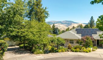 1011 Canyon Park Dr, Ashland, OR 97520