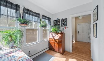 29 Lake St, Amityville, NY 11701