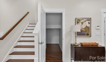 2562 Roseview Ln, Charlotte, NC 28205